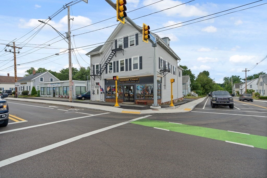 635 - 637 Fall River Ave
