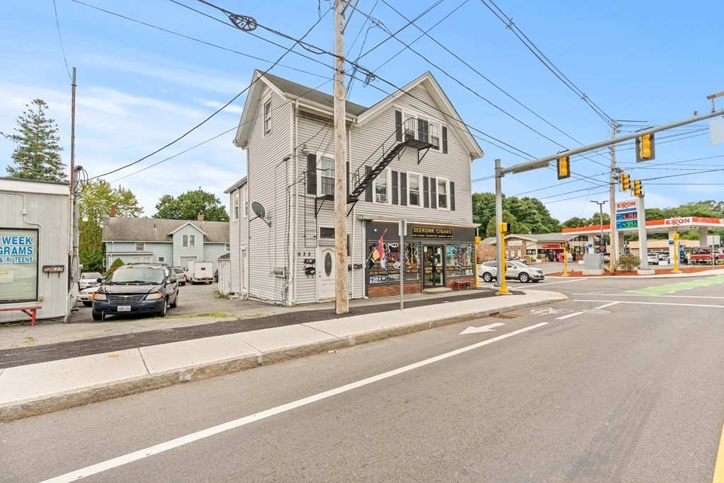 635 - 637 Fall River Ave