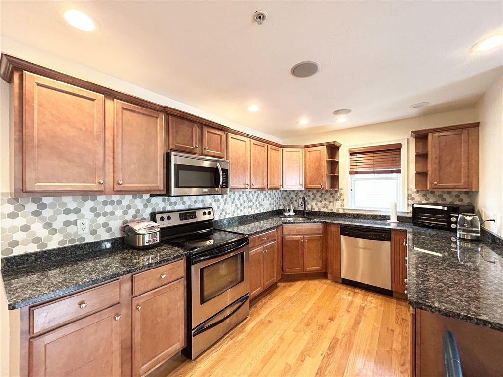 50 Des Moines Road E1