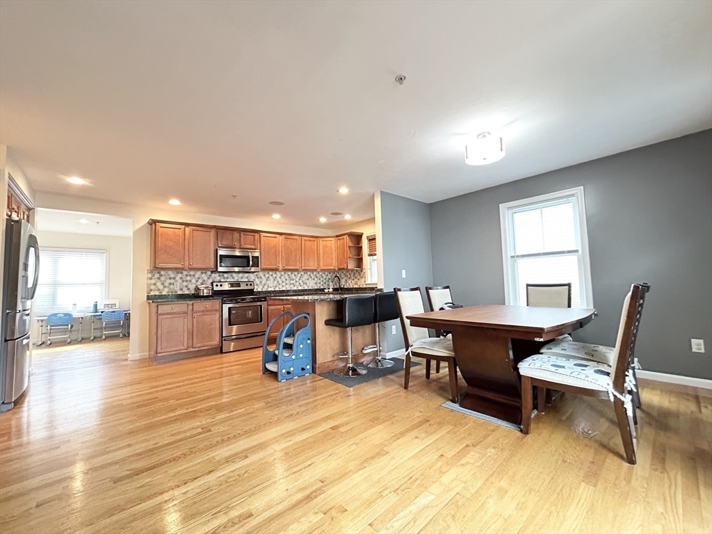 50 Des Moines Road E1