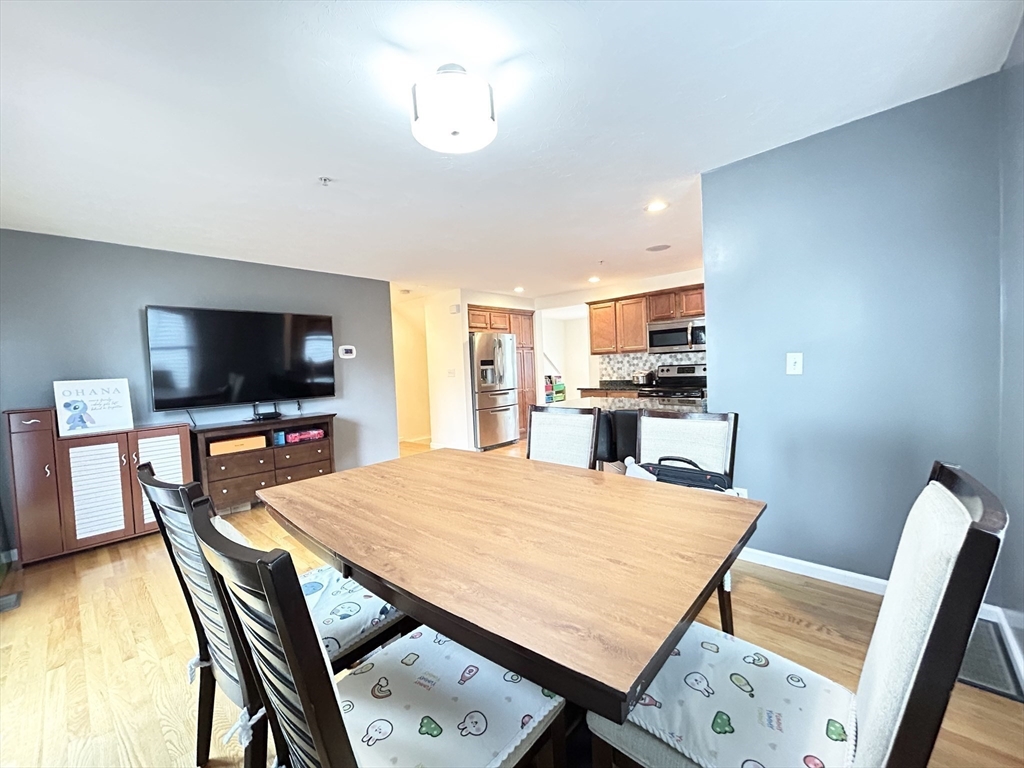 50 Des Moines Road E1