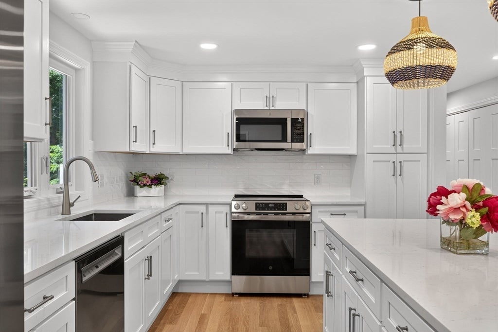 5 Candlewood Drive, Sandwich, MA, 5 Candlewood Drive, Sandwich, MA Photo #2