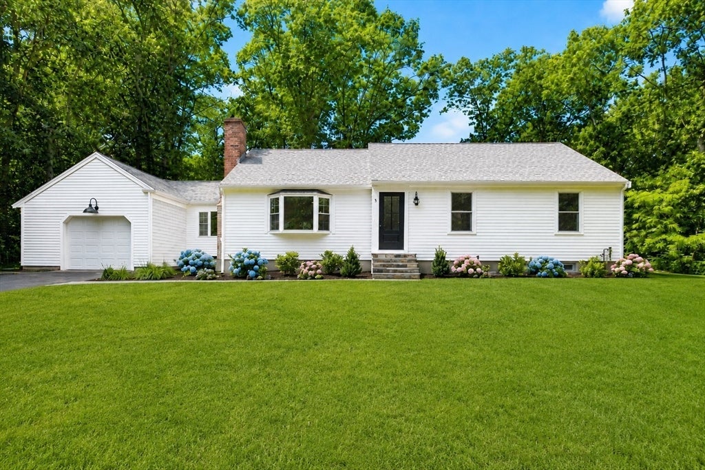Photo of 5 Candlewood Drive, Sandwich, MA
