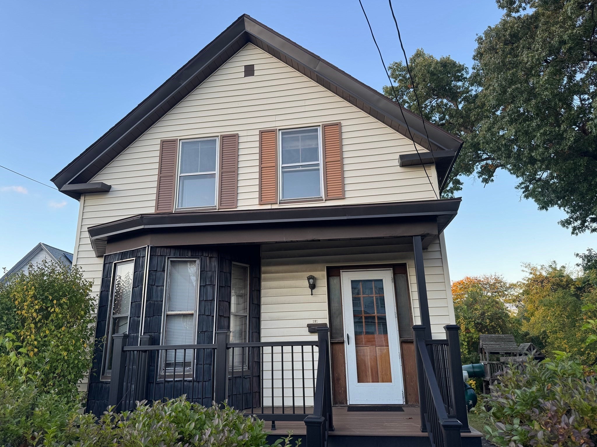 181 W London ST, Lowell, MA Photo #2