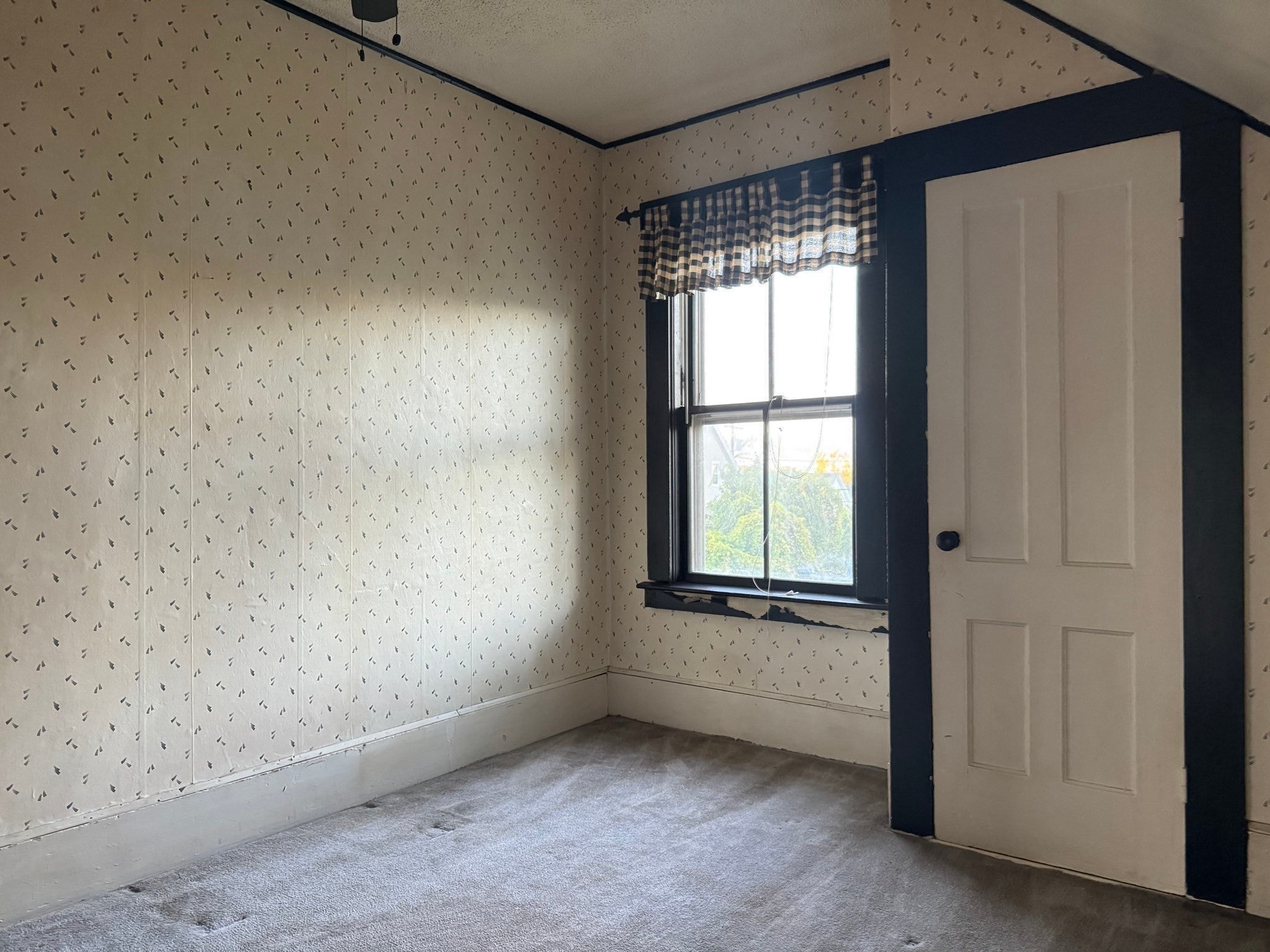 181 W London ST, Lowell, MA Photo #26