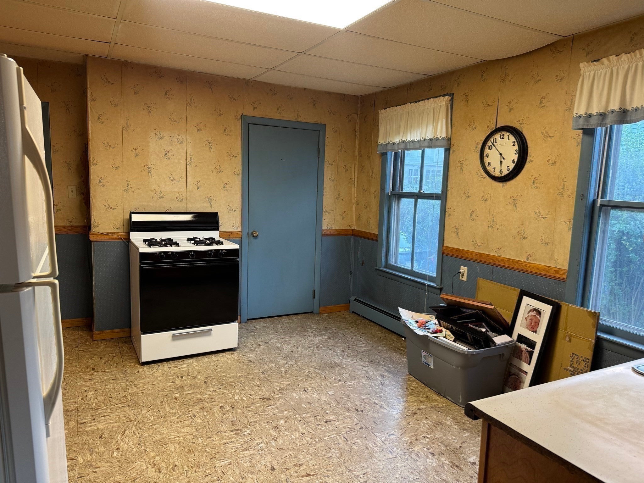 181 W London ST, Lowell, MA Photo #14