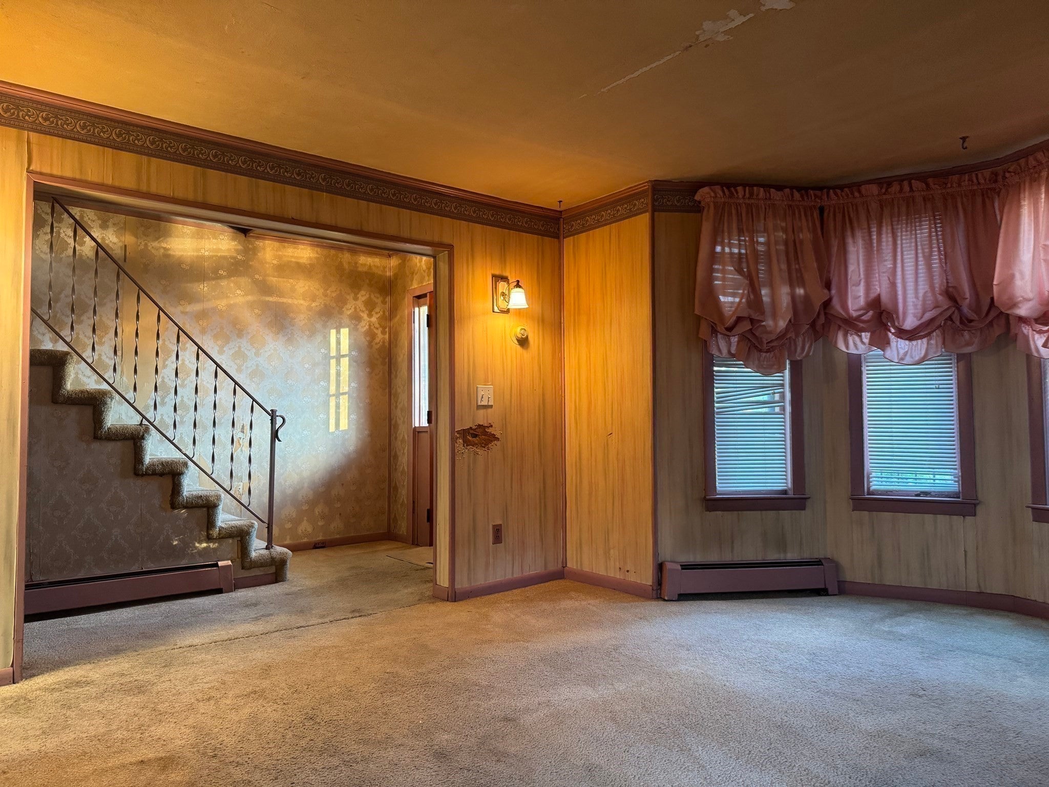181 W London ST, Lowell, MA Photo #18