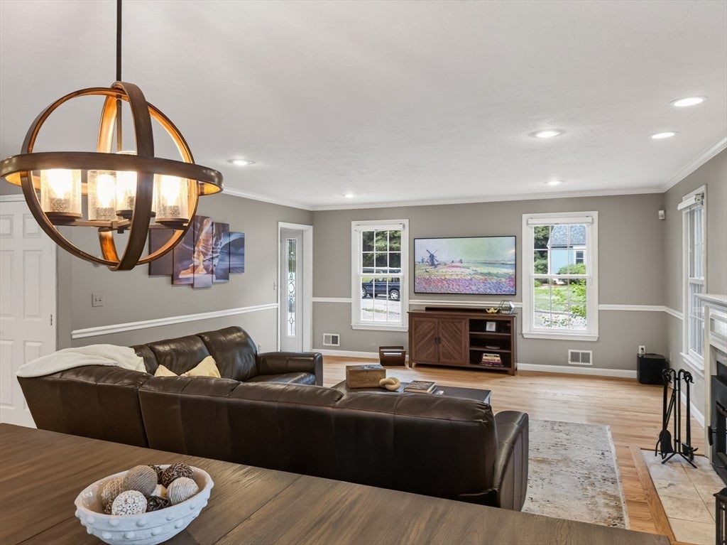 16 Wadsworth Rd, Ashland, MA Photo #5