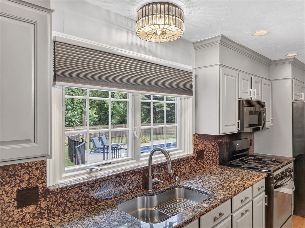 16 Wadsworth Rd, Ashland, MA Photo #10