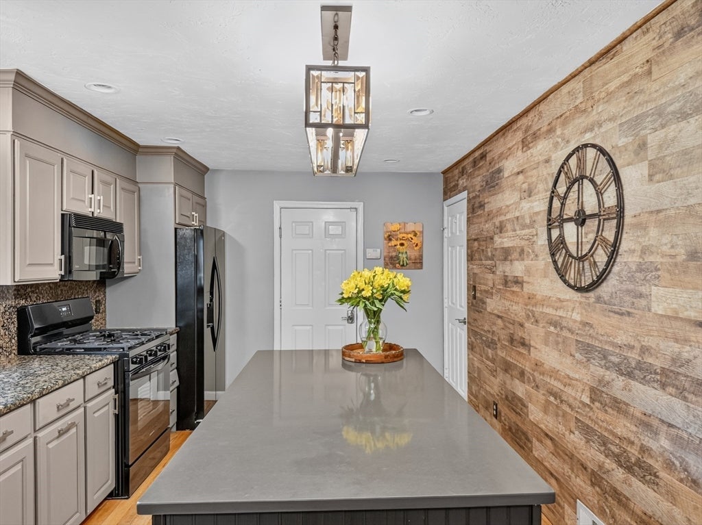 16 Wadsworth Rd, Ashland, MA Photo #11