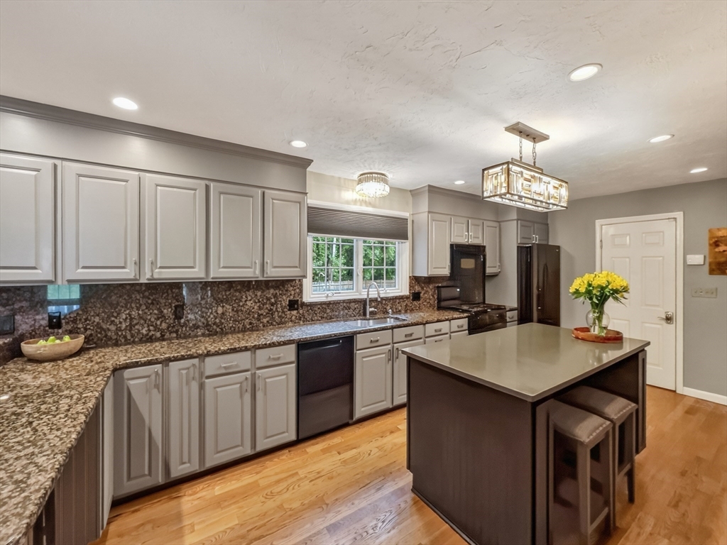16 Wadsworth Rd, Ashland, MA Photo #8