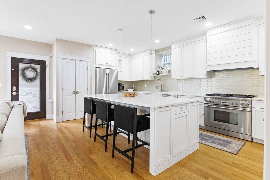 7 Whitman St 1