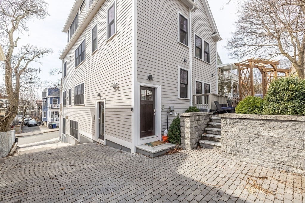 7 Whitman St #1, Somerville, MA Photo #31