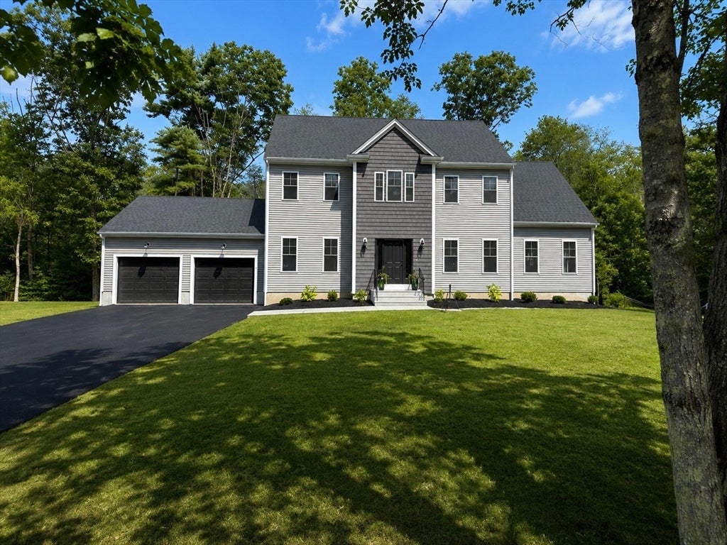 4 White Court, Douglas, MA Photo #1