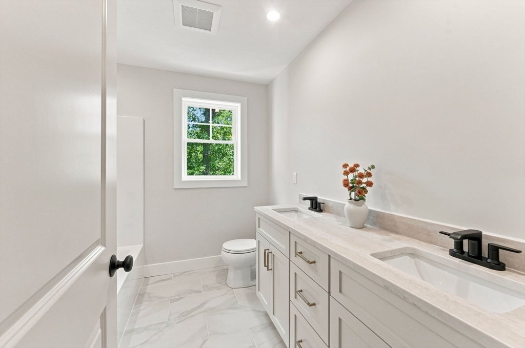 4 White Court, Douglas, MA Photo #32