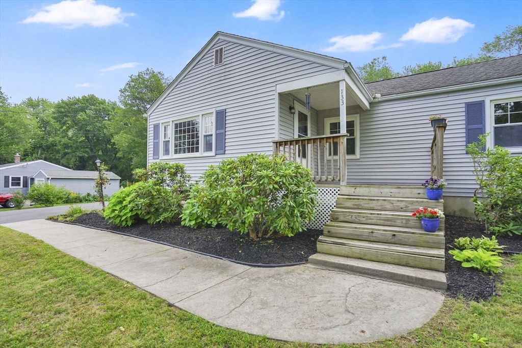 133 Mosier St