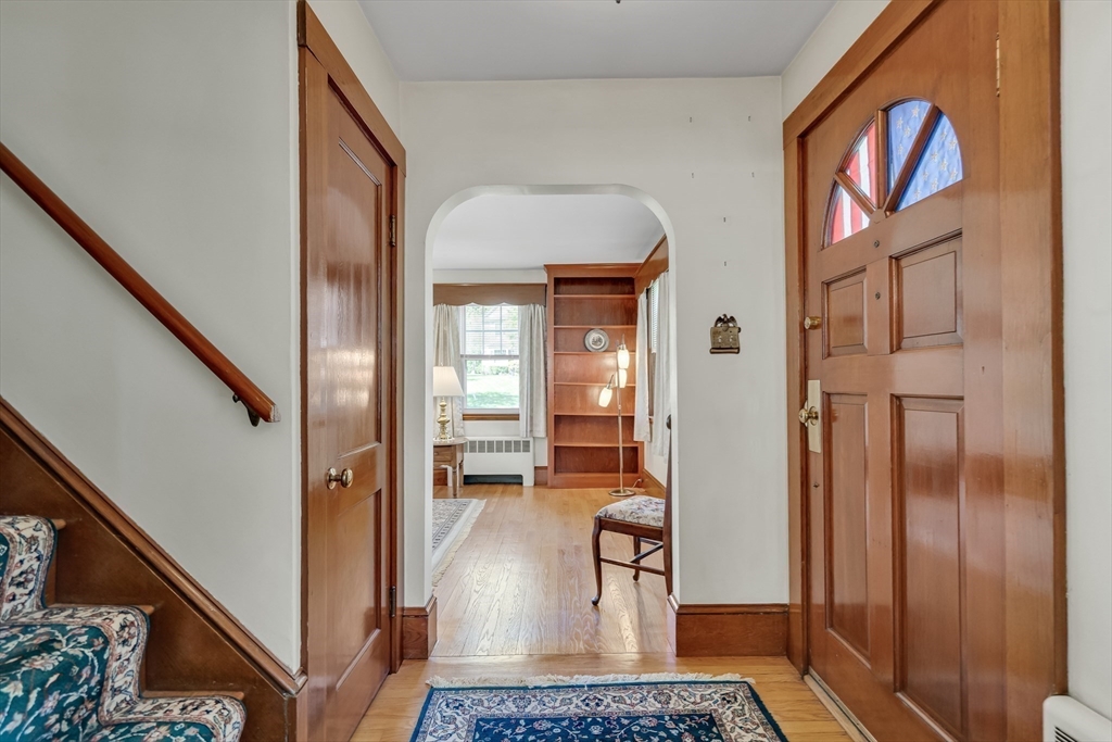 9 Farmcrest Ave