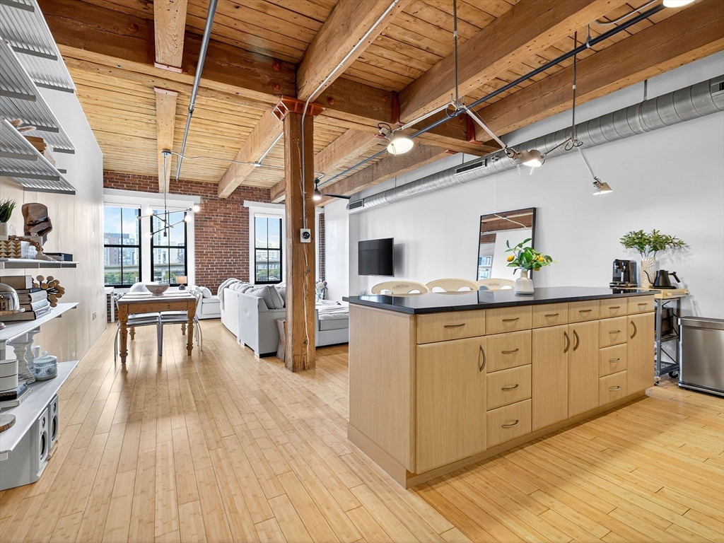 9 West Broadway 508