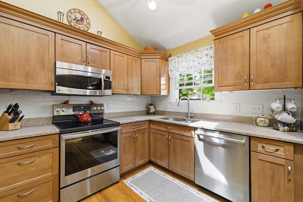 22 Lindale Ave