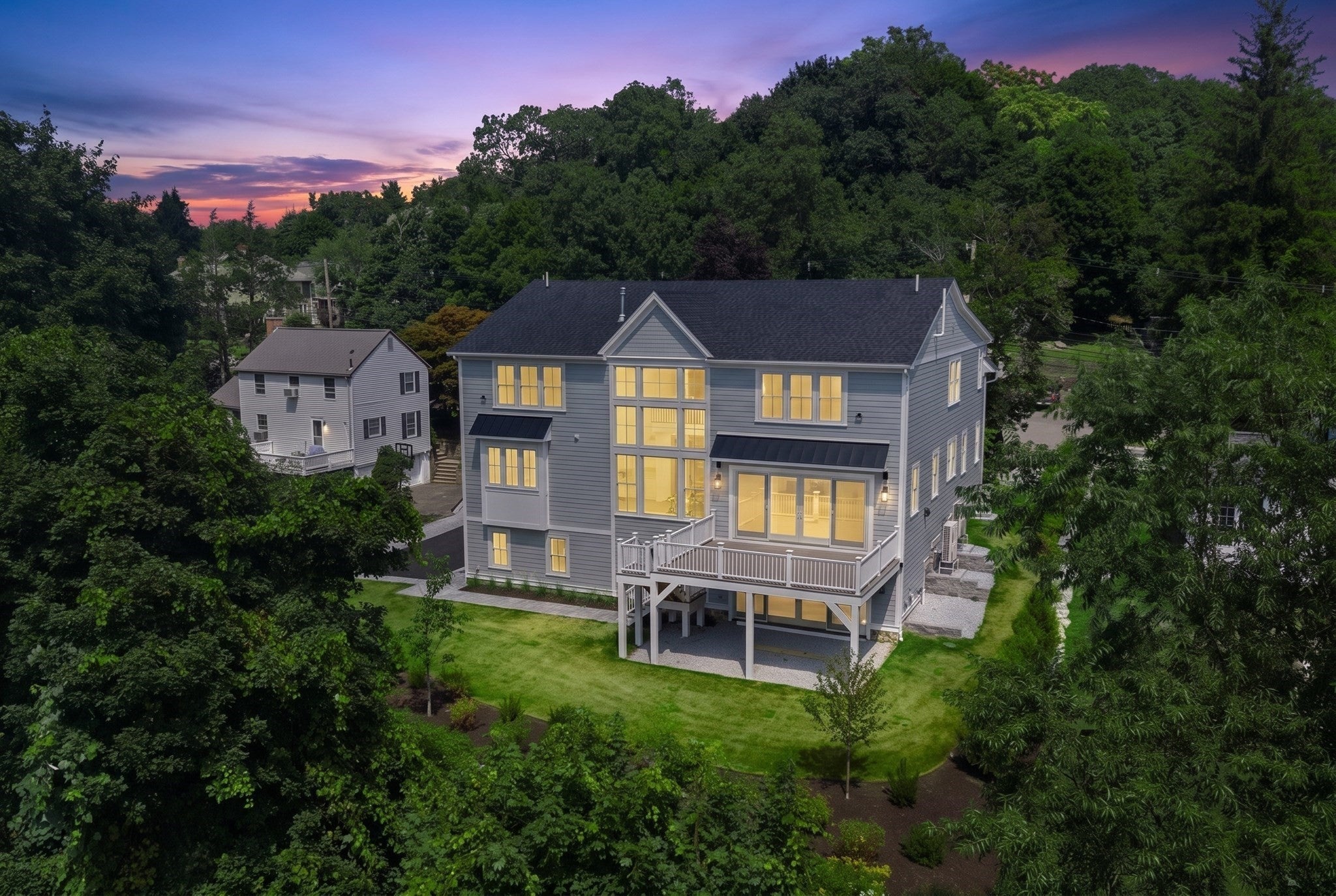 320 Concord Avenue