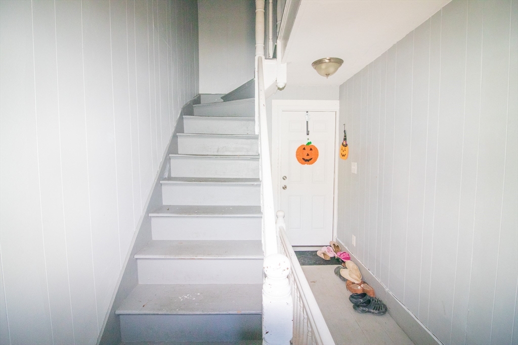 302 Pleasant St