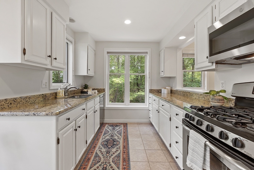 32 Brewster Ln 32