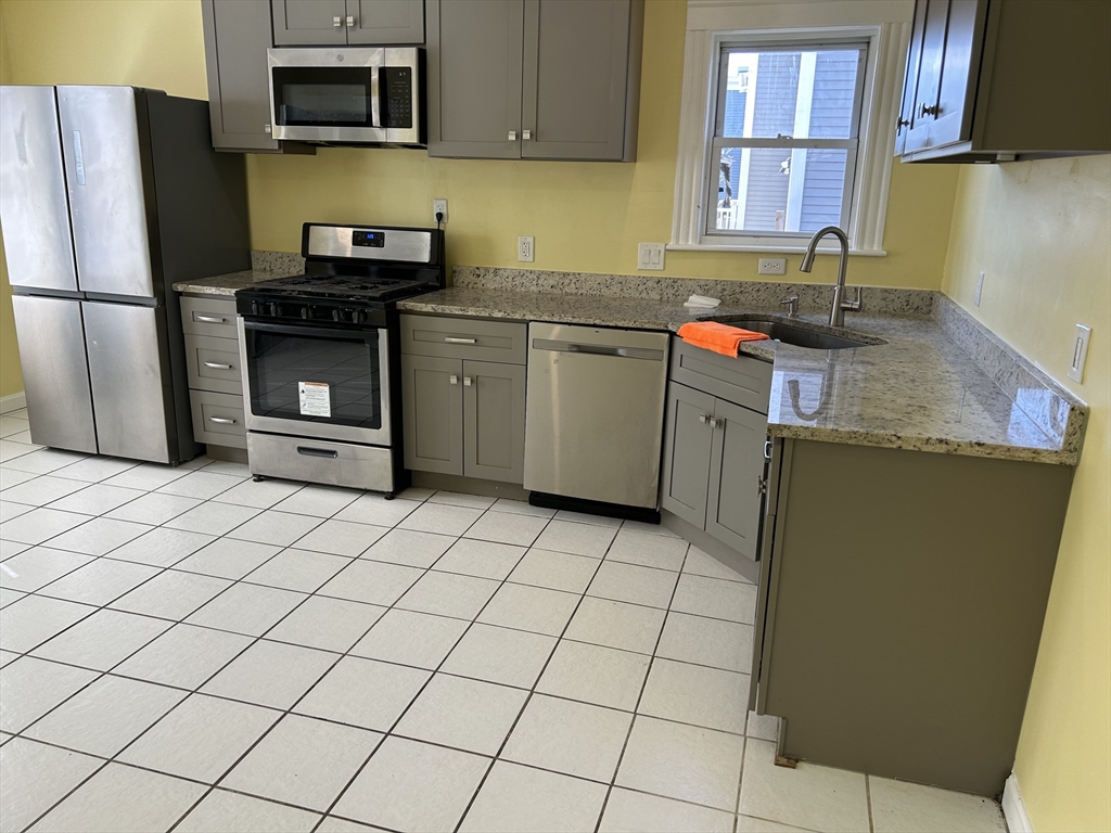 129 Stanwood Street 2 - Photo 2