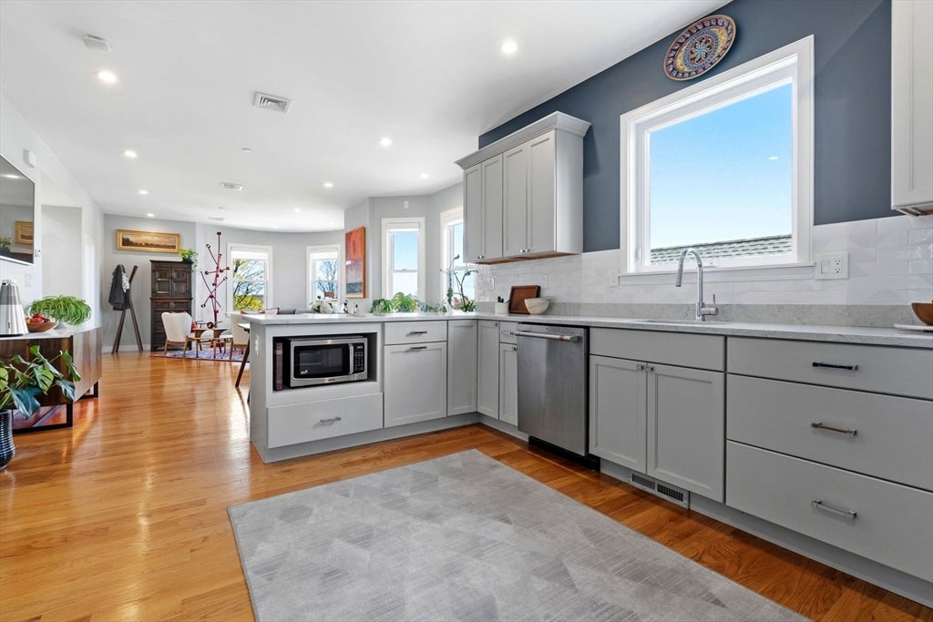 62 Saint Rose St #3, Boston, MA Photo #8