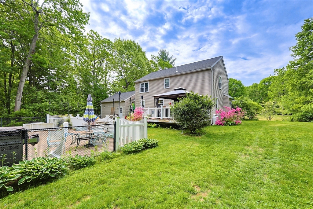 11 Brooke Haven Dr