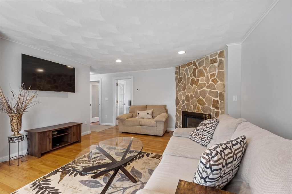 33 Highland Avenue, Saugus, MA Photo #12