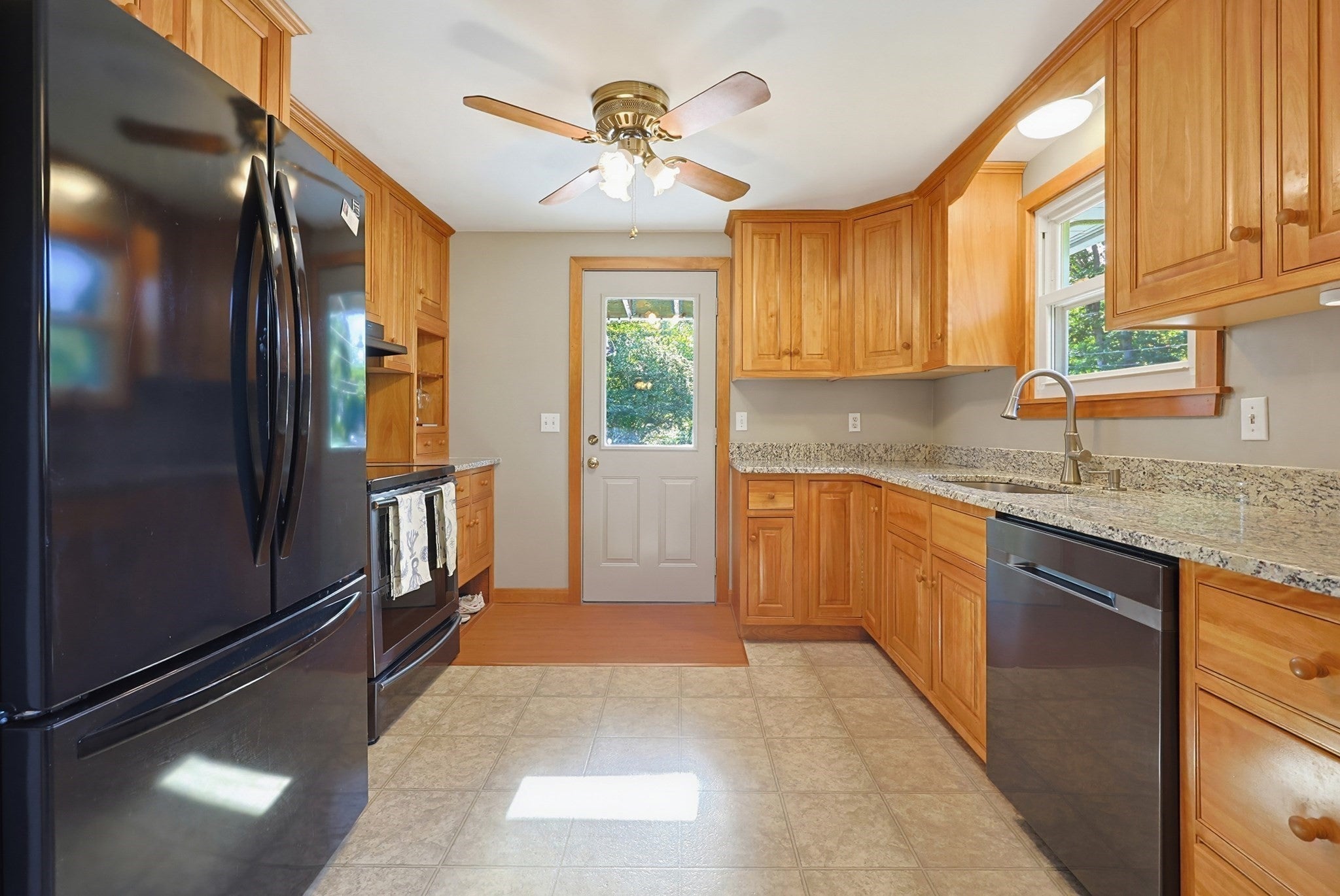 73 Hickory Rd, Attleboro, MA, 73 Hickory Rd, Attleboro, MA Photo #10