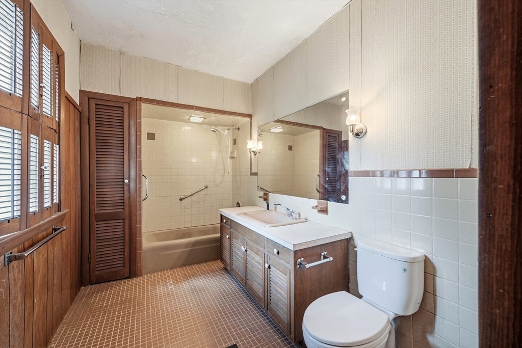 22 Quincy Street, Methuen, MA, 22 Quincy Street, Methuen, MA Photo #26