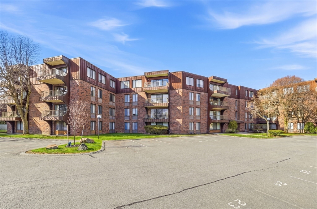 1002 Paradise Rd 3P