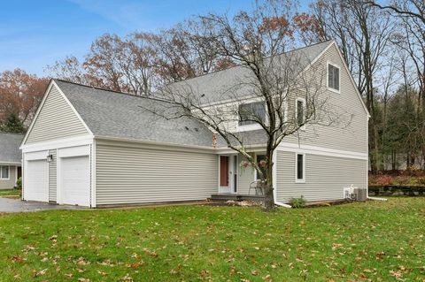 151 Stone Ridge Rd 151 Franklin MA 02038