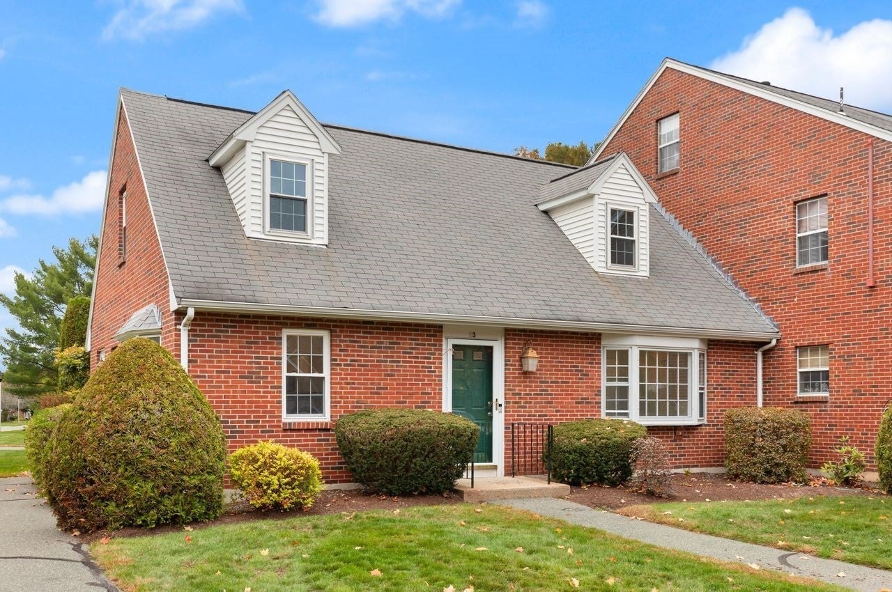 93 Claire Dr 93