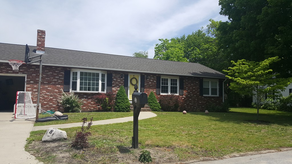 Attleboro, Massachusetts 02703, United States, 3 Bedrooms Bedrooms, ,1 BathroomBathrooms,Residential,Pending,196568