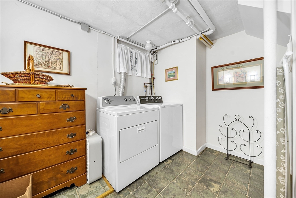 Needham, Massachusetts 02492, United States, 4 Bedrooms Bedrooms, ,2 BathroomsBathrooms,Residential,Active,215921