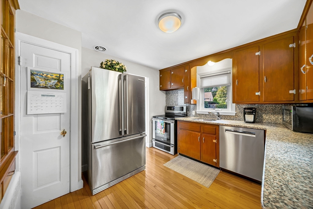 Needham, Massachusetts 02492, United States, 4 Bedrooms Bedrooms, ,2 BathroomsBathrooms,Residential,Active,215921