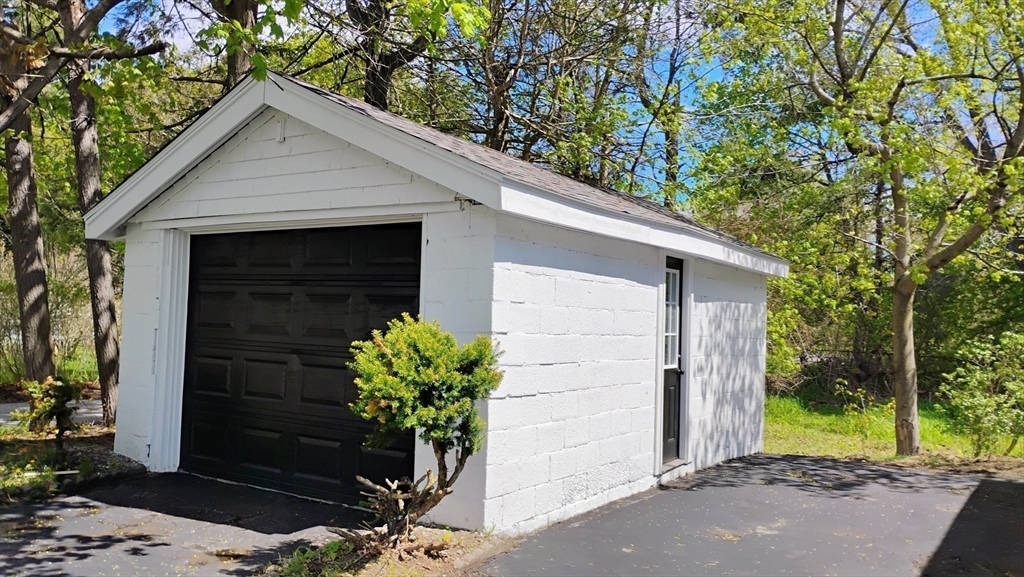 19 Healy Rd