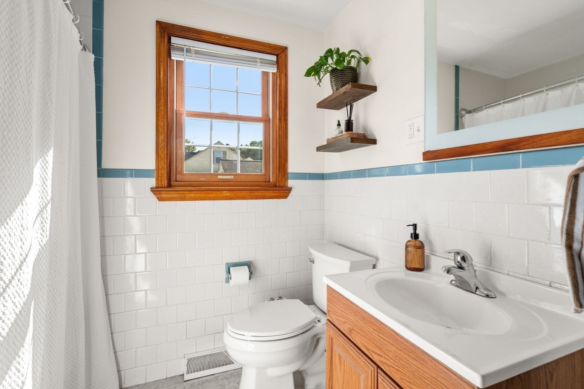 1 New York Ave, Blackstone, MA, 1 New York Ave, Blackstone, MA Photo #9