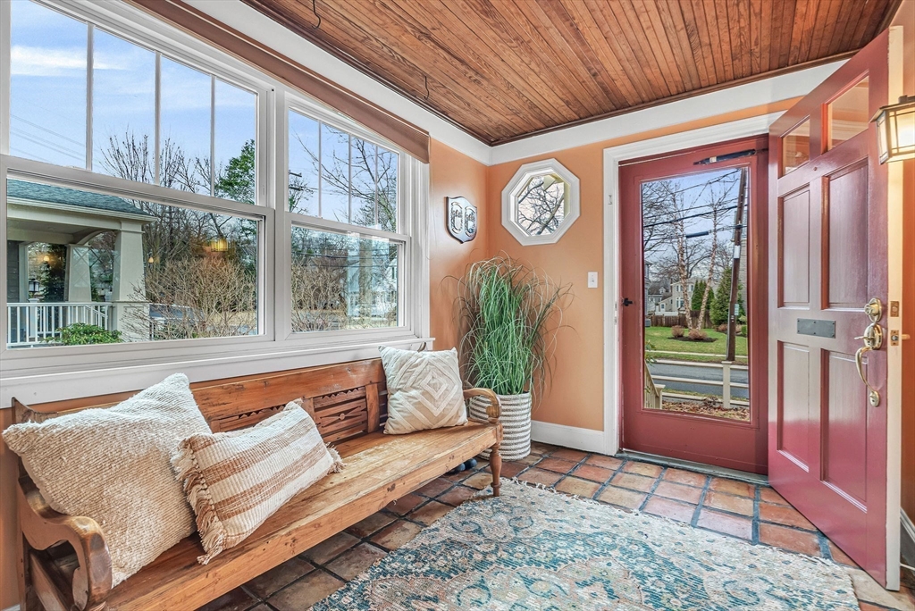 Needham, Massachusetts 02492, United States, 3 Bedrooms Bedrooms, ,3 BathroomsBathrooms,Residential,Pending,90532