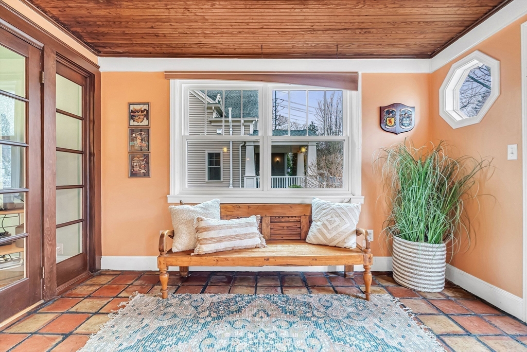 Needham, Massachusetts 02492, United States, 3 Bedrooms Bedrooms, ,3 BathroomsBathrooms,Residential,Pending,90532