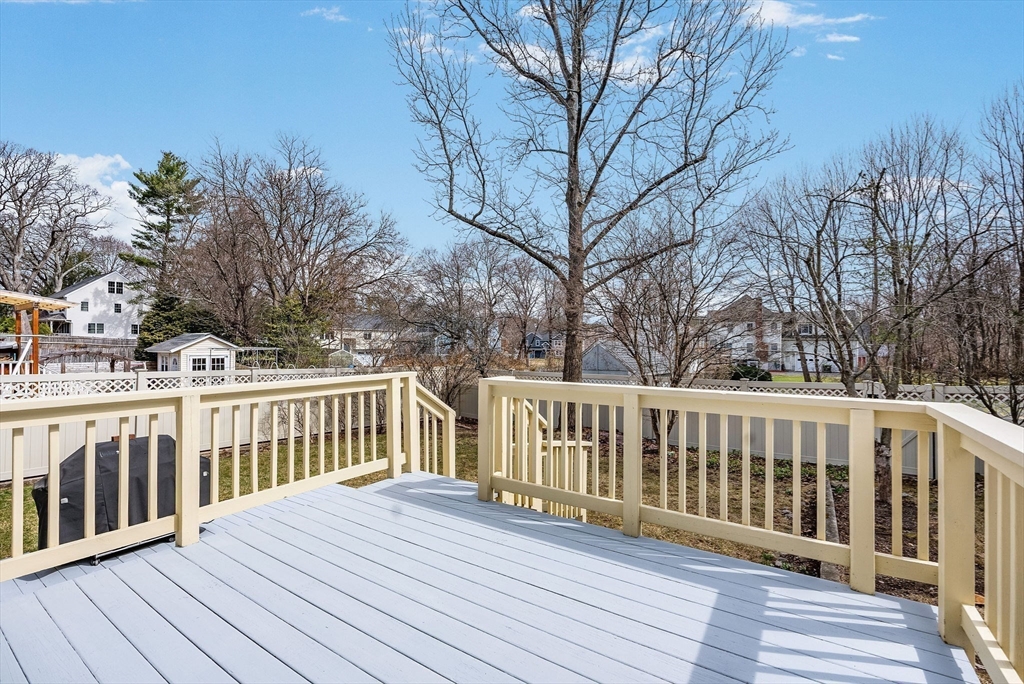 Needham, Massachusetts 02492, United States, 3 Bedrooms Bedrooms, ,3 BathroomsBathrooms,Residential,Pending,90532