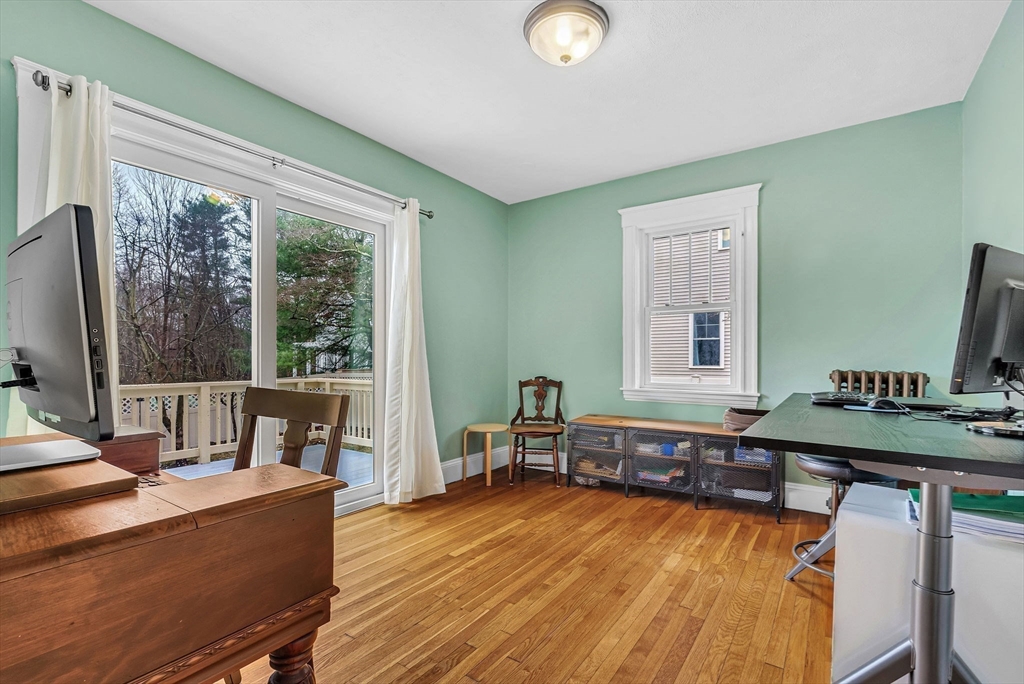 Needham, Massachusetts 02492, United States, 3 Bedrooms Bedrooms, ,3 BathroomsBathrooms,Residential,Pending,90532