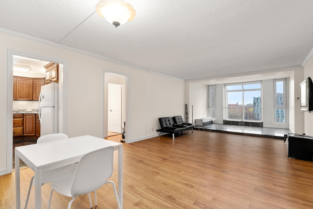 77 Pond Ave 805
