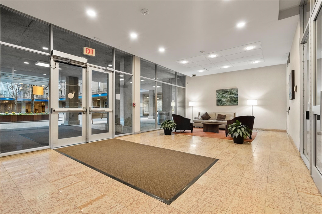 77 Pond Ave 805