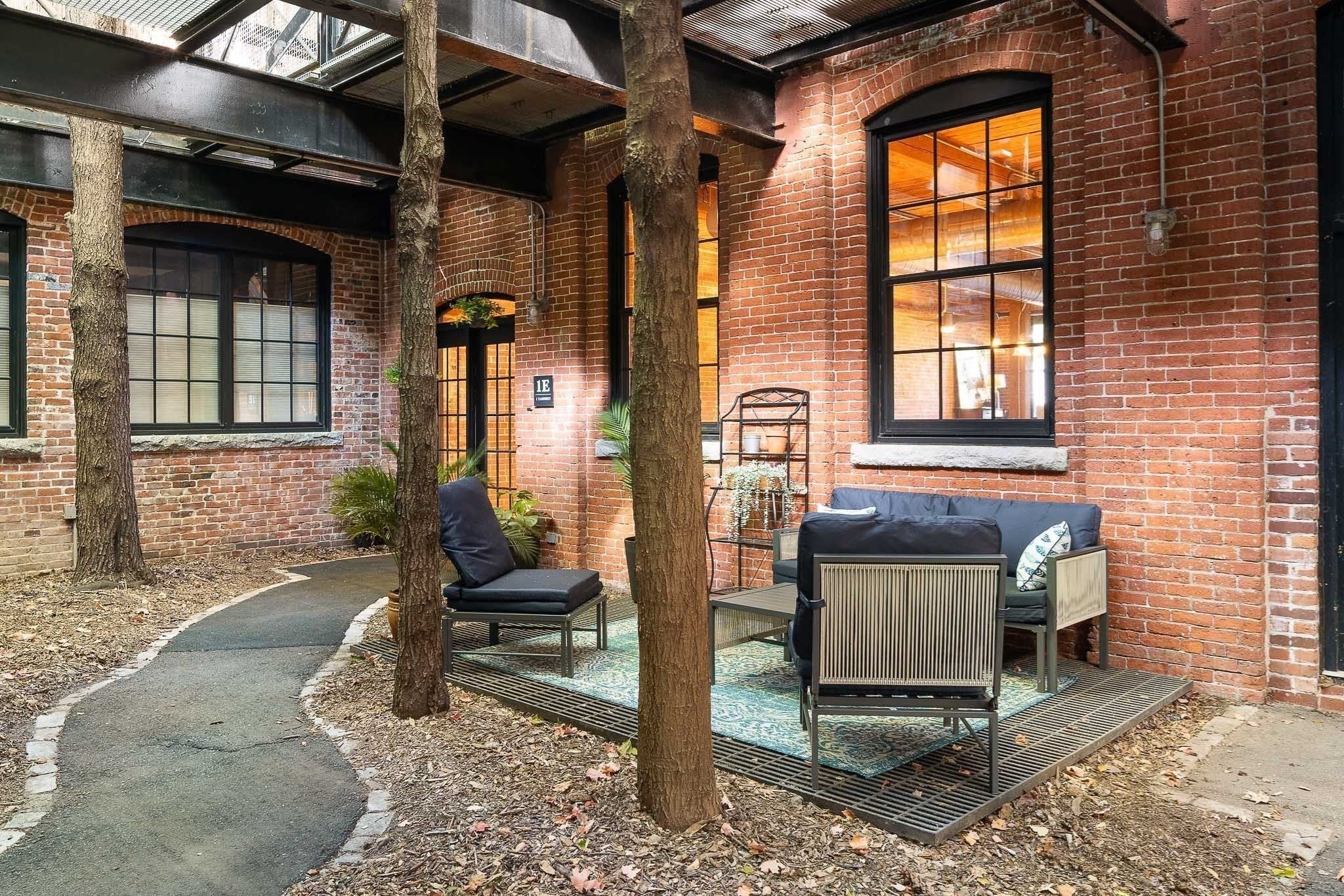 1 Tannery Brook Row 1E
