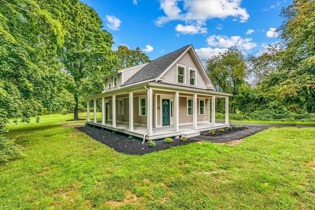 Photo of 145 Plymouth St, Carver, MA