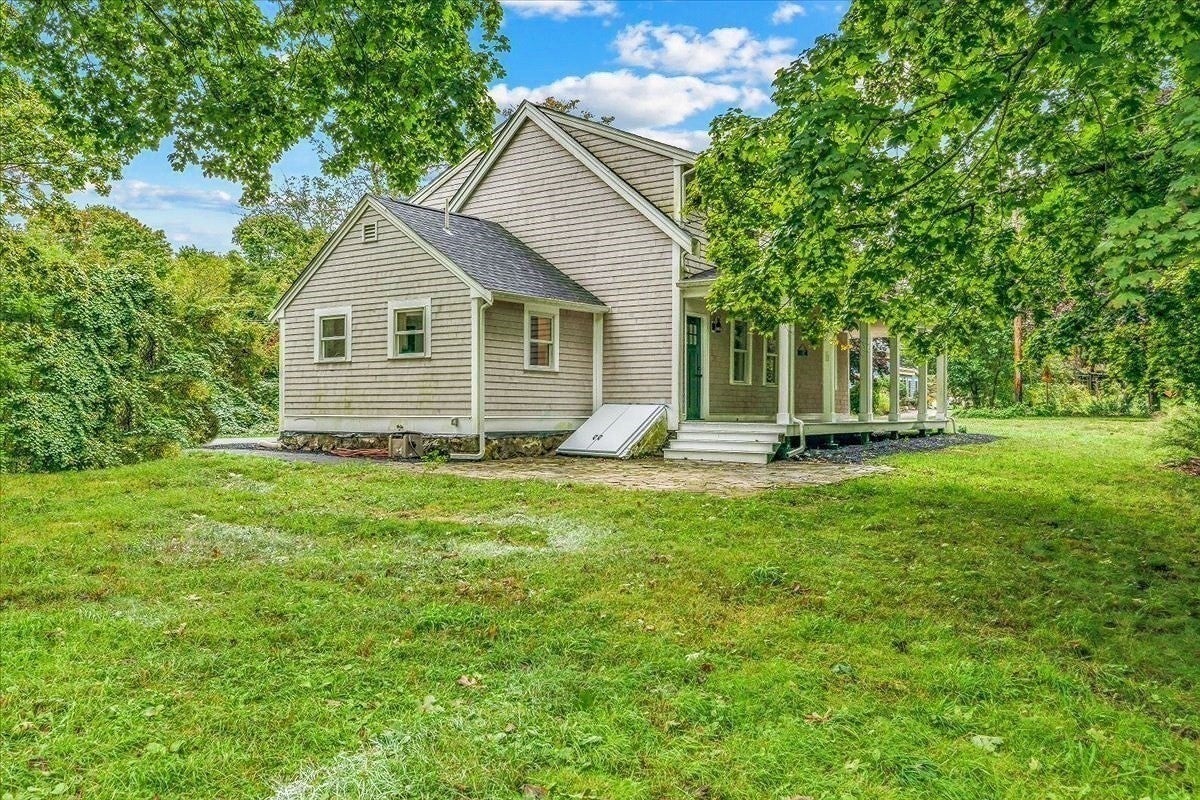 145 Plymouth St, Carver, MA Photo #18