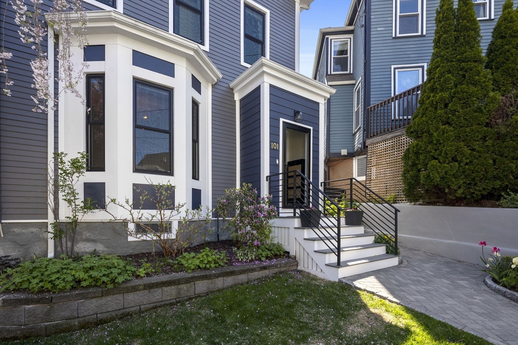 101 Forbes St
